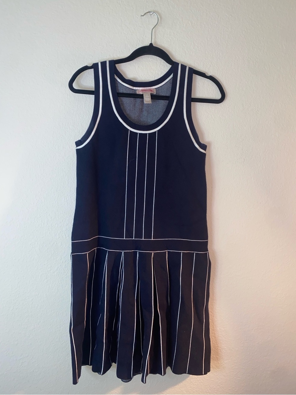 🎈 Banana Republic navy summer dress with pleated skirt!